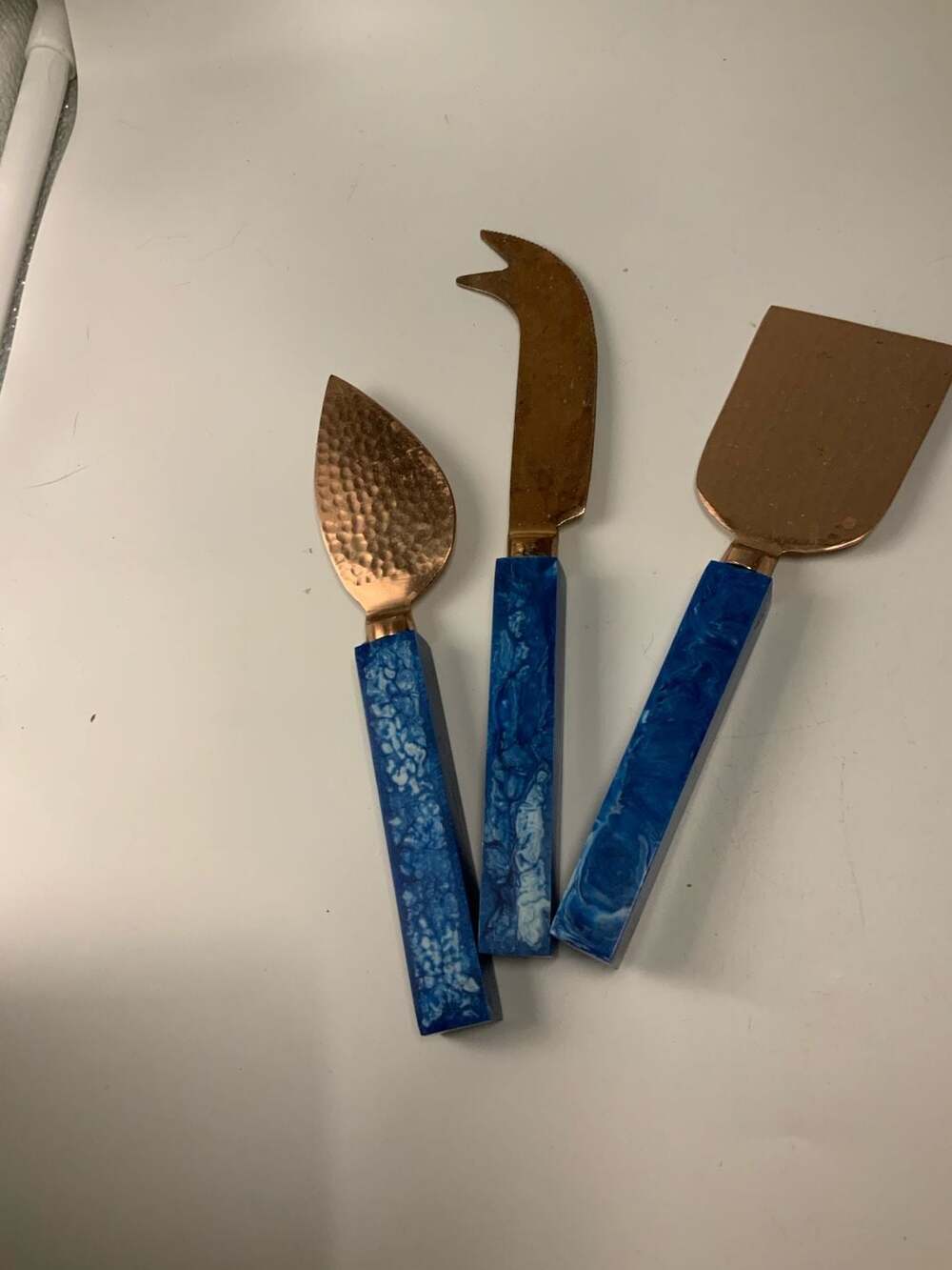 Tizo 3-Piece Cheese Set with Blue Swirl Resin Handles